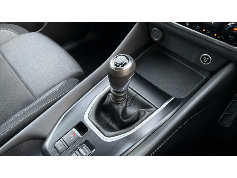 Nissan Qashqai 1.3 DiG-T MH N-Connecta 5dr Petrol Hatchback